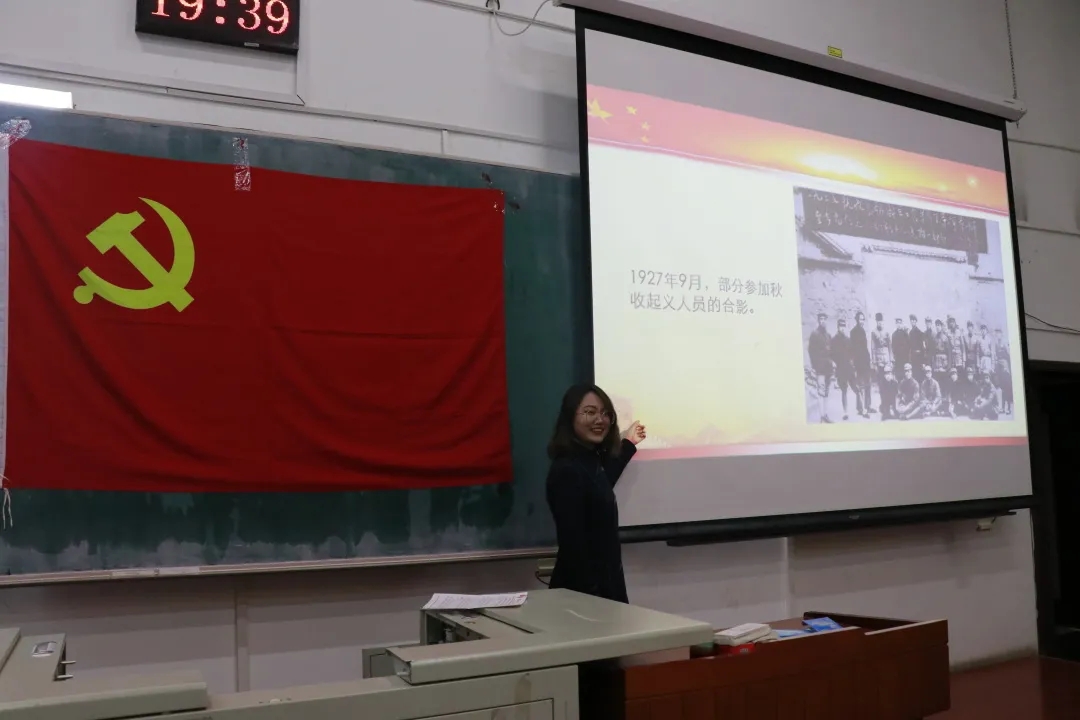 bbd363e753f74a5eb71a1dee3546e6e2.jpg 电竞实时比赛数据